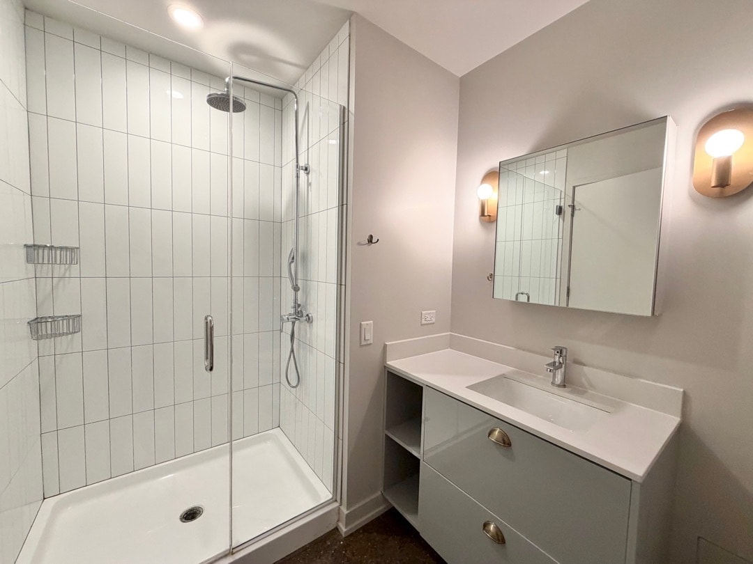 Building Photo - 152 W Huron St