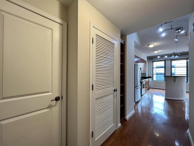 Building Photo - 1390 Kenyon St NW