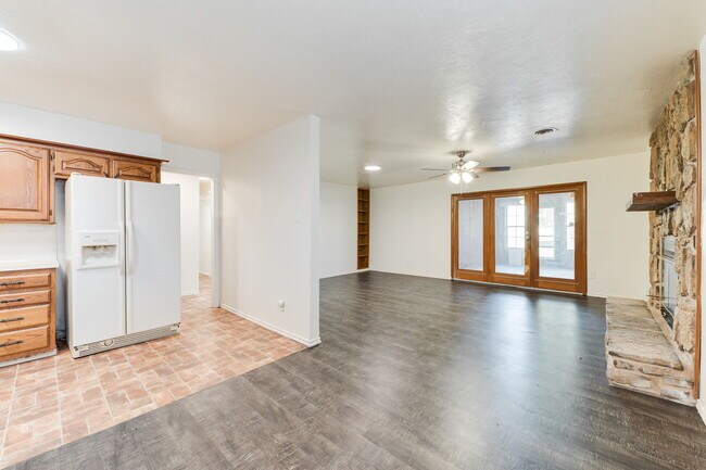 Building Photo - 5911 NW 30th St