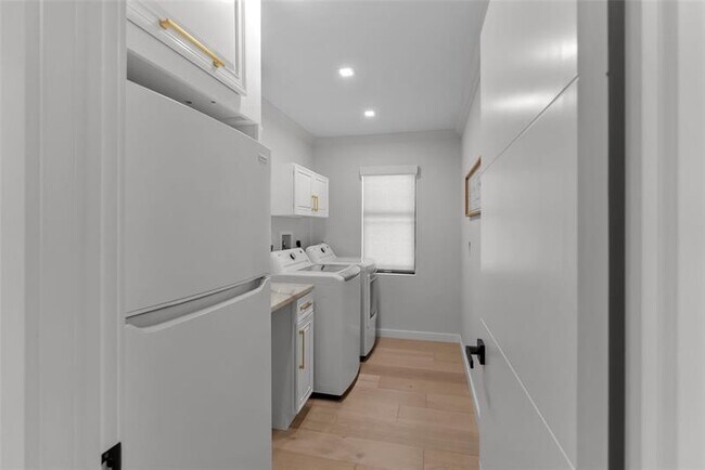 Building Photo - 8611 Gullane Ct