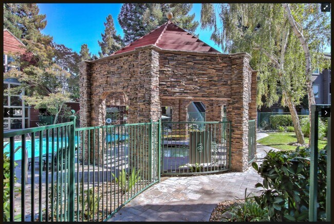 Building Photo - 764 Teatree Ct