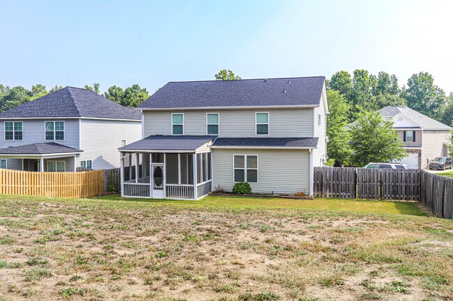 Building Photo - 479 Sebastian Dr