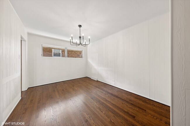 Building Photo - 724 Barnsdale Rd