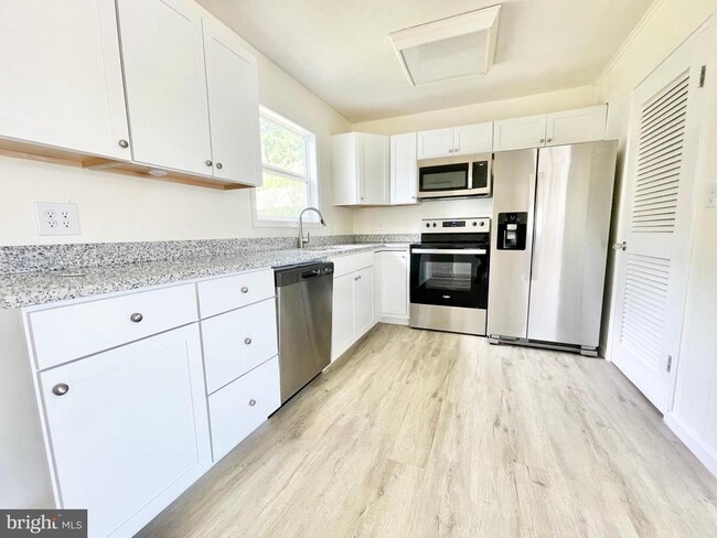 Building Photo - 1416 S Governors Ave