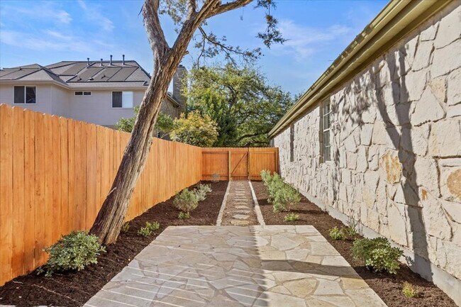 Building Photo - 8312 Jancy Dr