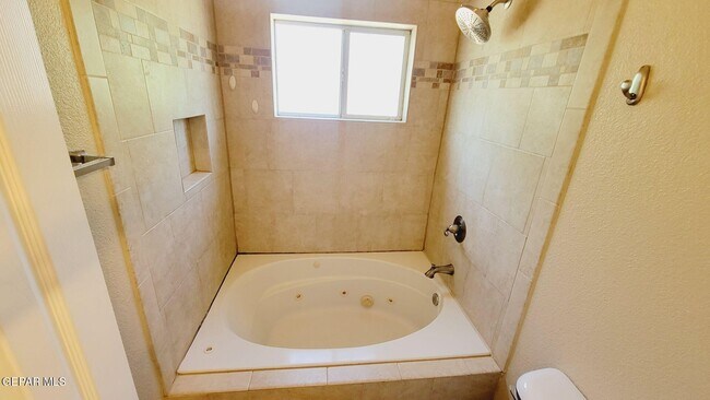 Building Photo - 6329 Franklin Ridge Dr