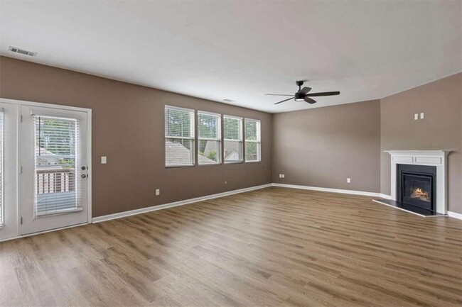 Building Photo - 2044 Britt Dr