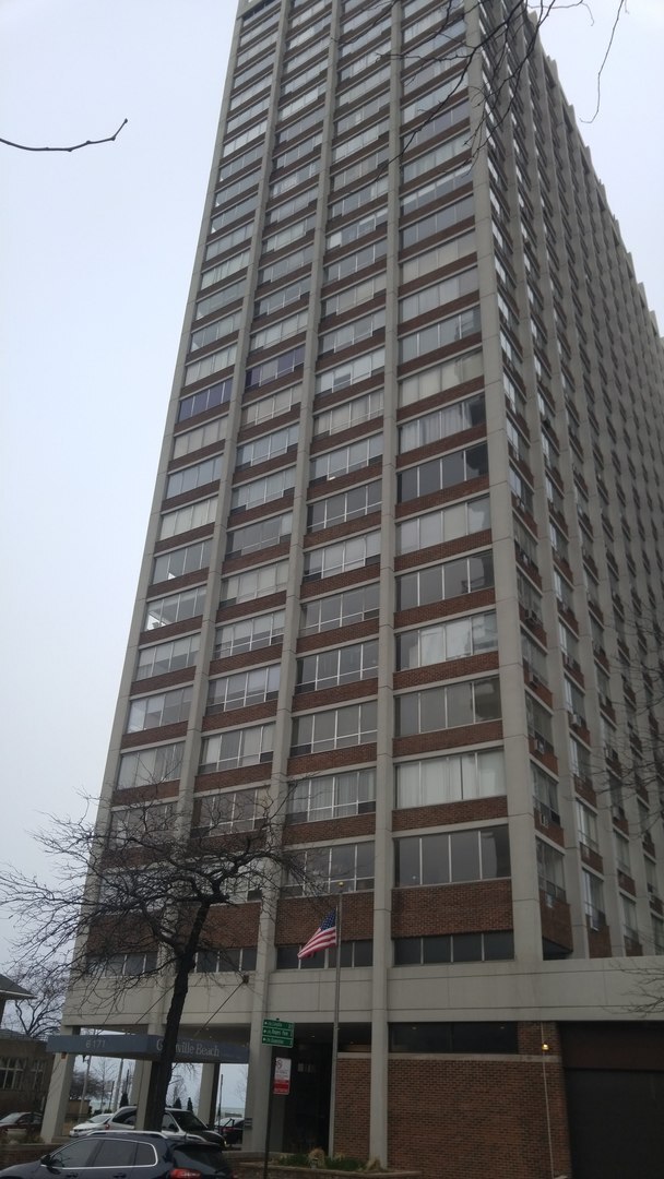 Primary Photo - 6171 N Sheridan Rd