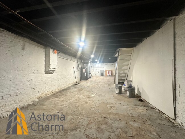 Building Photo - Updated 2 Bedroom 1.5 Bath Home with Deck,...