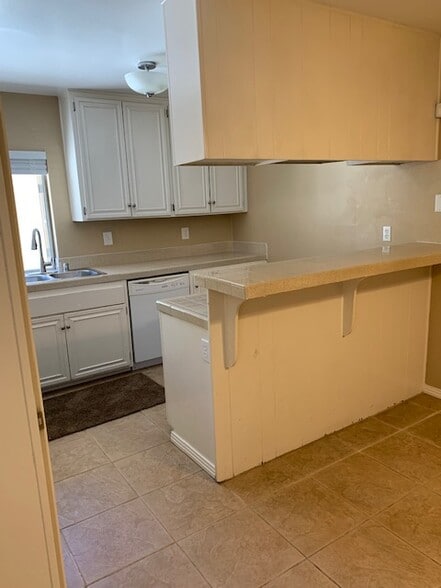 ANOTHER VIEW OF KITCHEN - 10157 Caminito Jovial