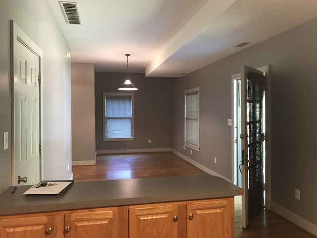 Main entrance area - 1046 Dudley Ave
