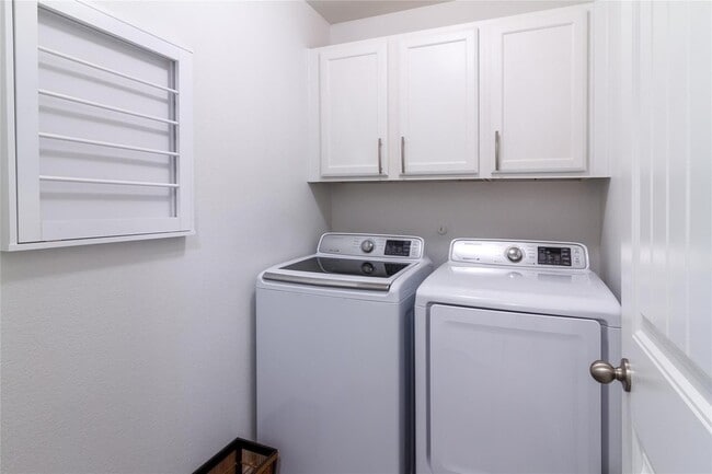 Building Photo - 917 Rosewood St