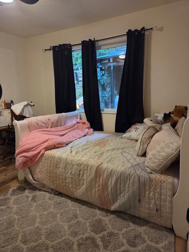 Building Photo - Updated Twain Harte Home