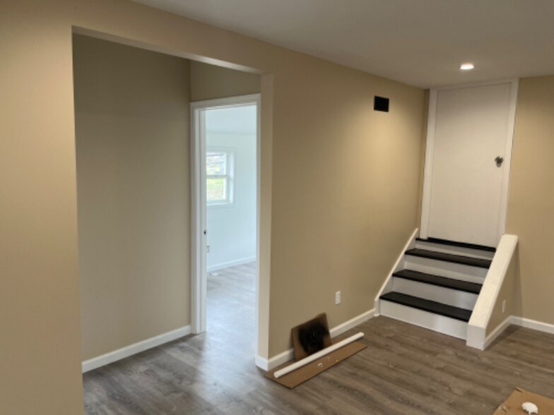 Building Photo - 1177 Lisbon St