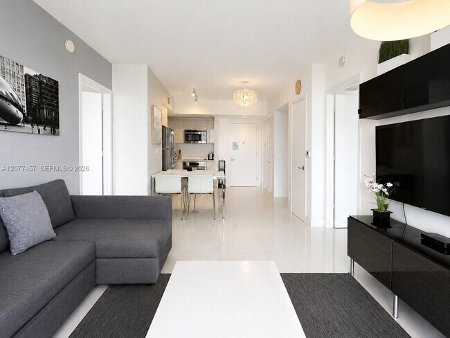 Building Photo - 2600 E Hallandale Beach Blvd