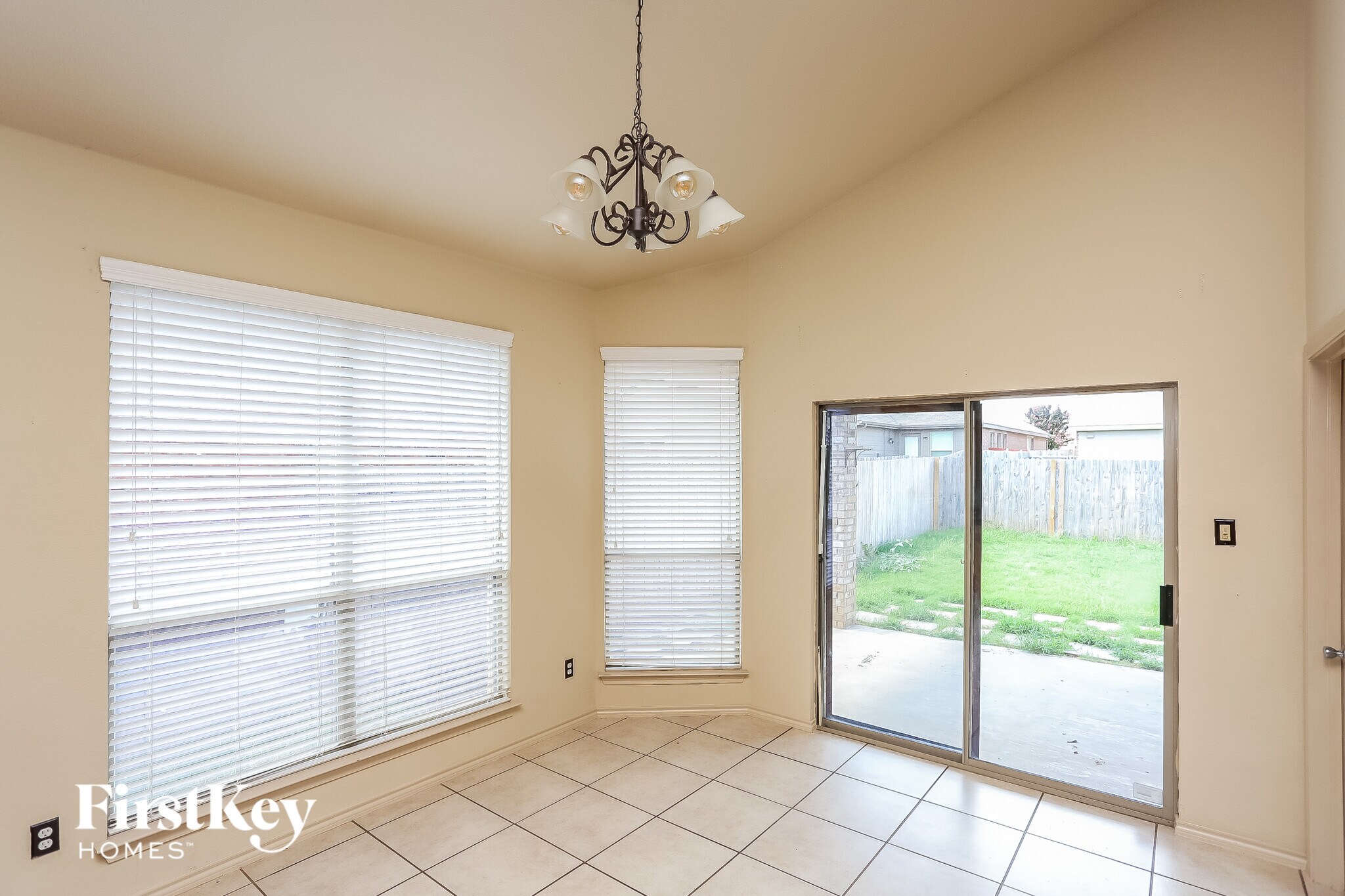 Building Photo - 14413 Artesia Ct