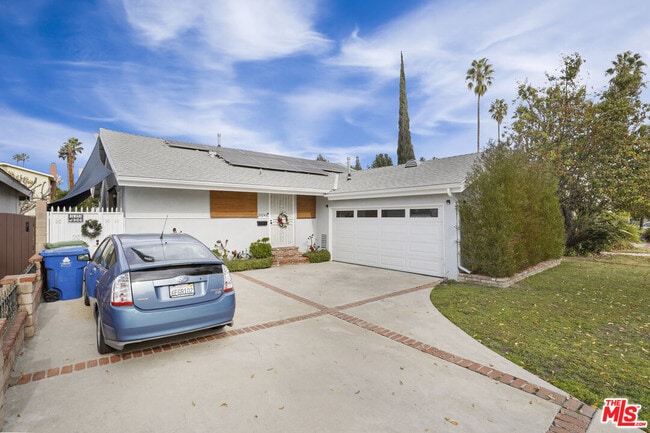Building Photo - 20243 Valerio St