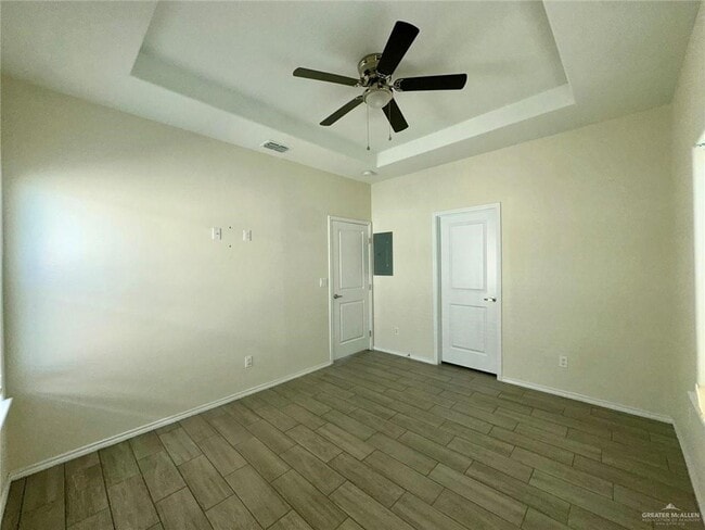 Building Photo - 16 Hiawatha Dr