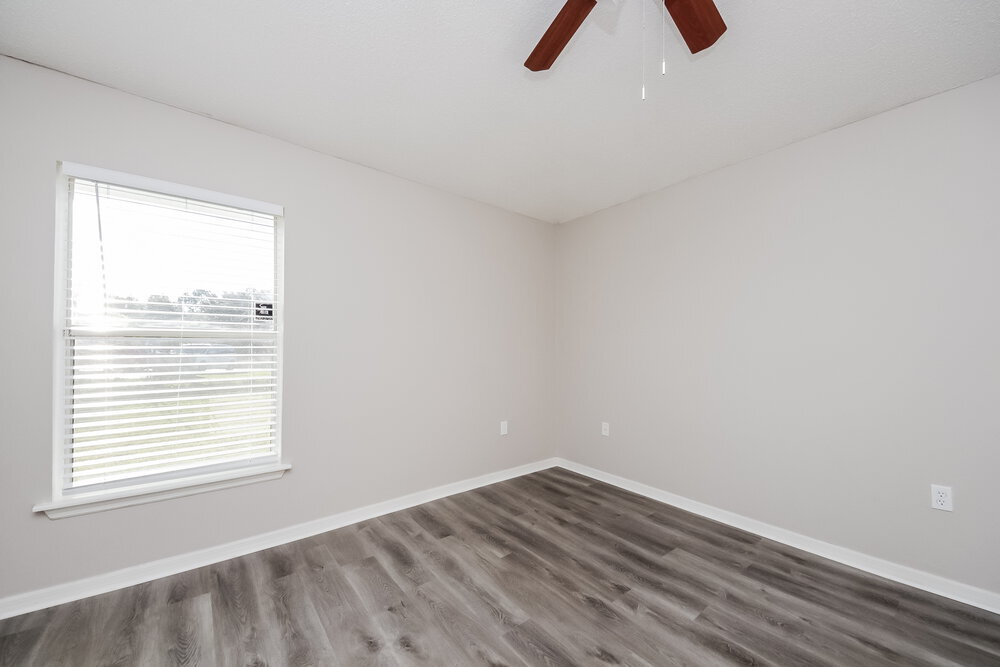 Building Photo - 1323 Dover Dr