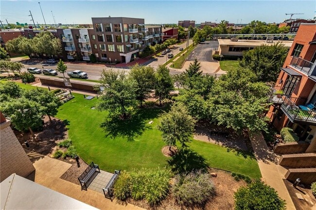 Building Photo - 345 NE 4th St