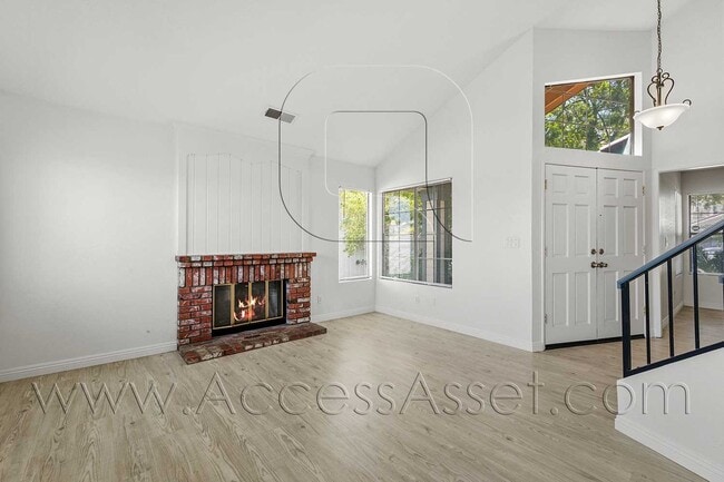 Building Photo - 15630 Half Moon Dr