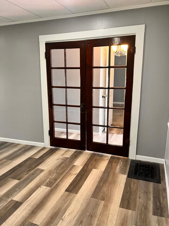 Building Photo - Newcomerstown Quad