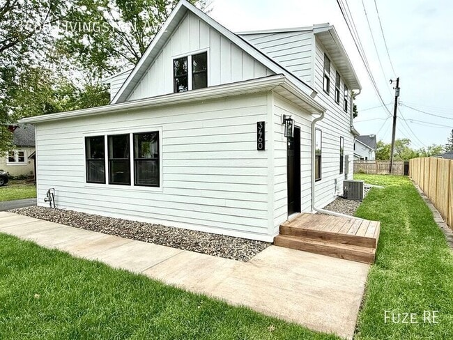 Building Photo - 3460 Livingston Ave