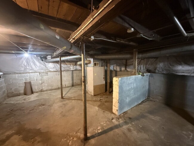 Building Photo - 1321 Army Post Rd