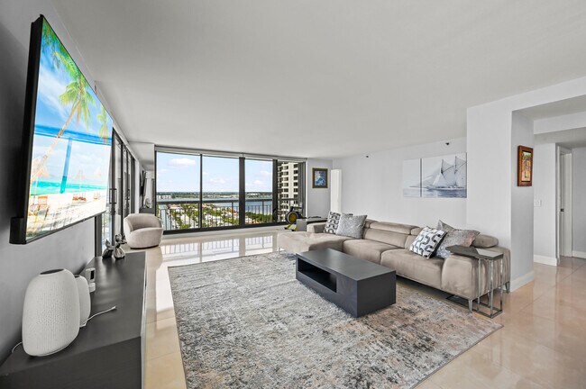 Building Photo - 4000 N Ocean Dr