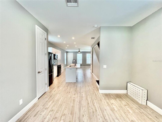 Building Photo - 2213 E 11th Ave