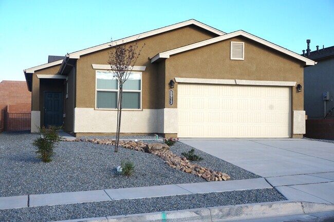 Building Photo - Wonderful 3 bedroom in Rio Rancho. Don't m...