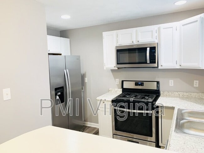 Primary Photo - 3105 Brighton St