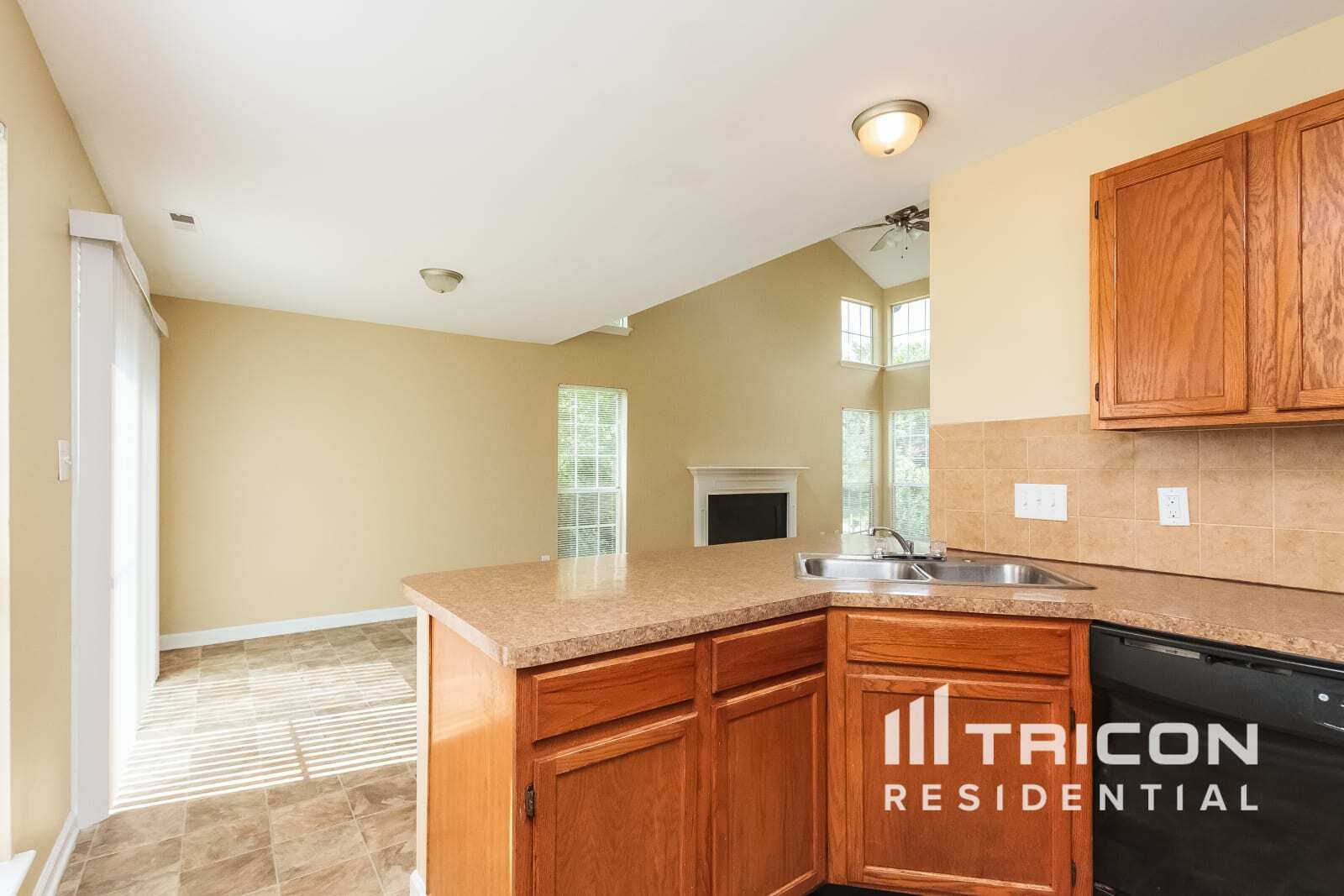Building Photo - 5407 River Falls Dr