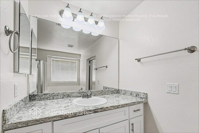 Building Photo - 12656 W Orange Dr