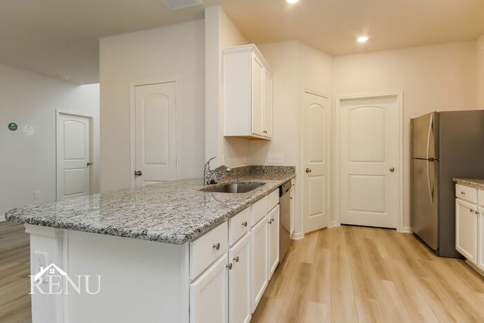 Building Photo - 10466 Sweetwater Creek Dr