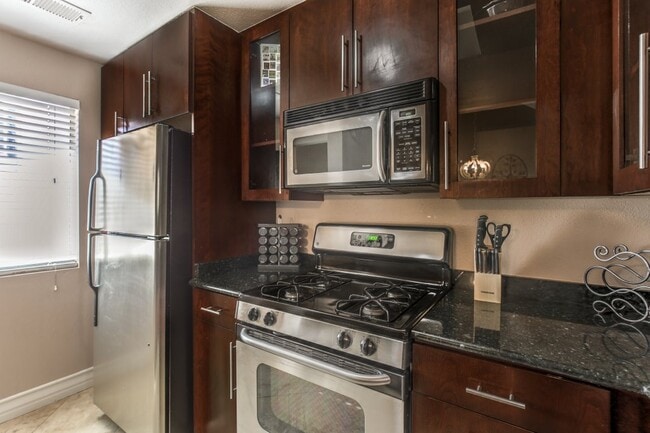 Building Photo - 260 E Flamingo Rd