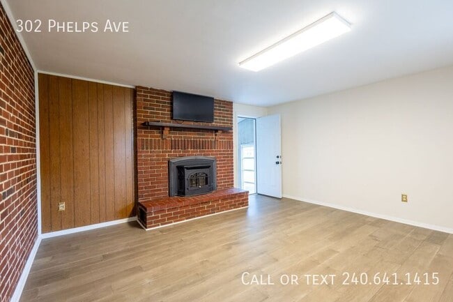 Building Photo - 302 Phelps Ave