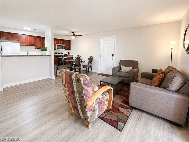 Building Photo - 5026 River Glen Dr