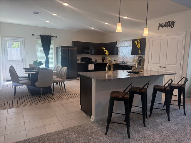 Building Photo - 527 Baobab Wy