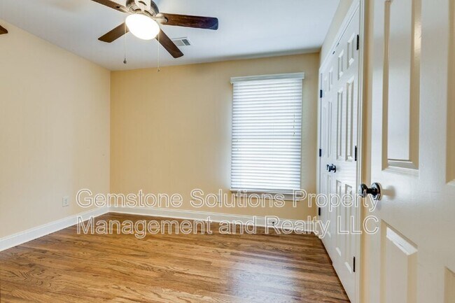 Building Photo - 3012 Americus Dr