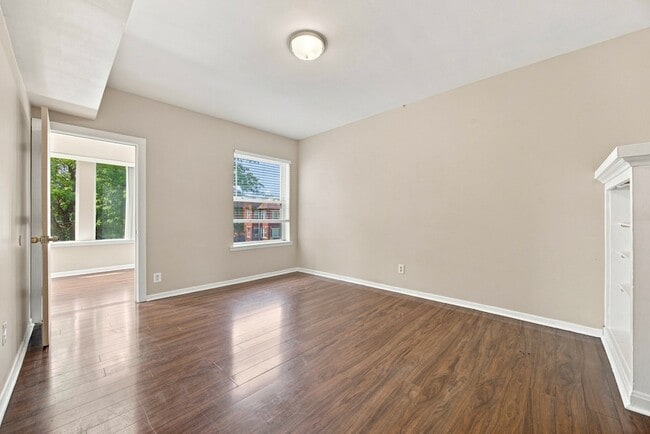 Building Photo - 7443 S Paxton Ave