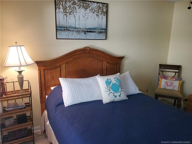 Building Photo - 811 SW South River Dr