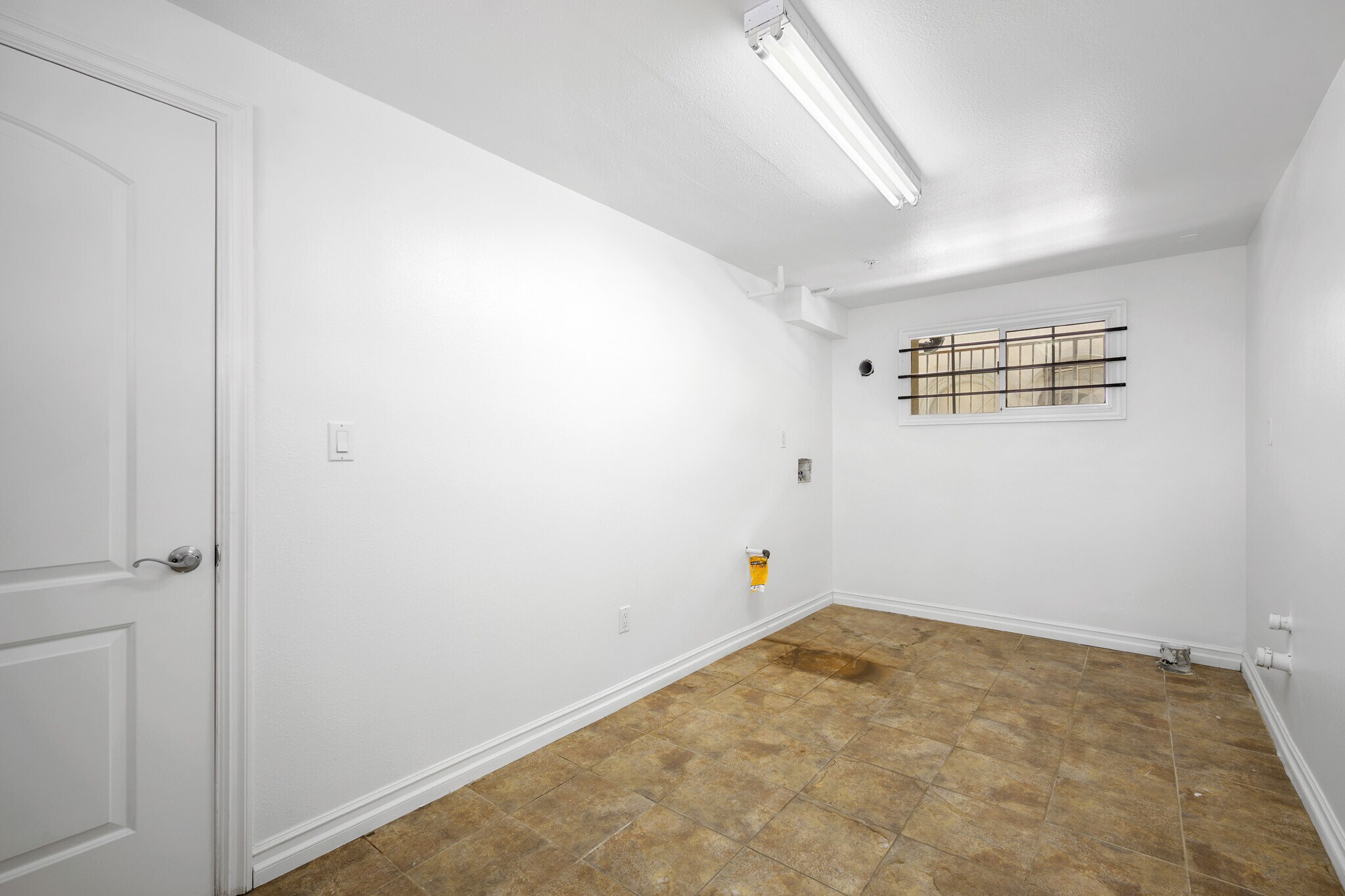 Building Photo - 6827 Valmont St