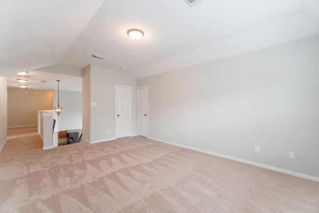 Building Photo - 9402 Empress Crossing Dr