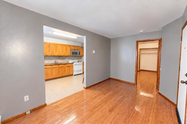 Building Photo - 77 E 23rd St