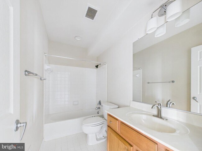 Building Photo - 4587 Whittemore Pl