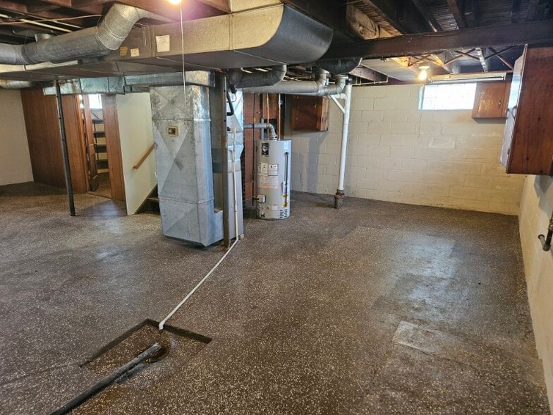 Basement - 1801 Sandwith Ave SW