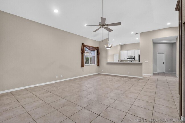Building Photo - 2426 Sandy Cay