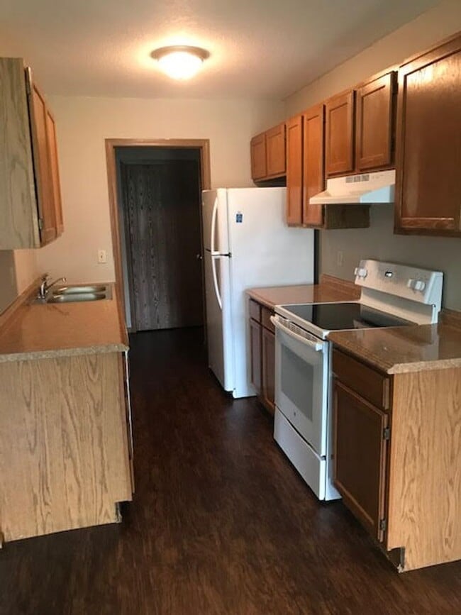 Building Photo - d4138mir