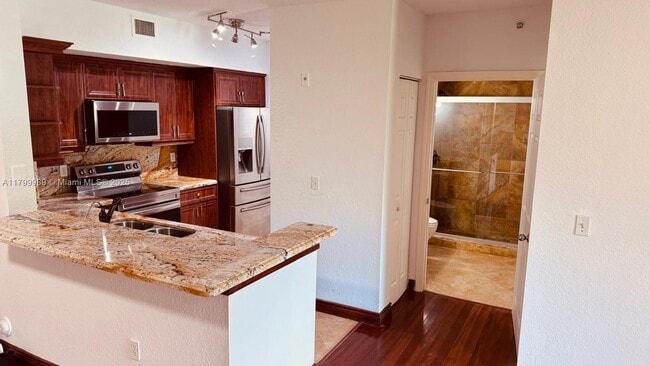 Building Photo - 2516 Centergate Dr